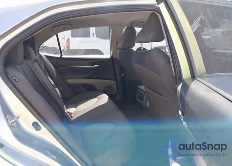 2020 Toyota Camry Le z USA, uszkodzony, nr VIN 4T1C11AK4LU400068